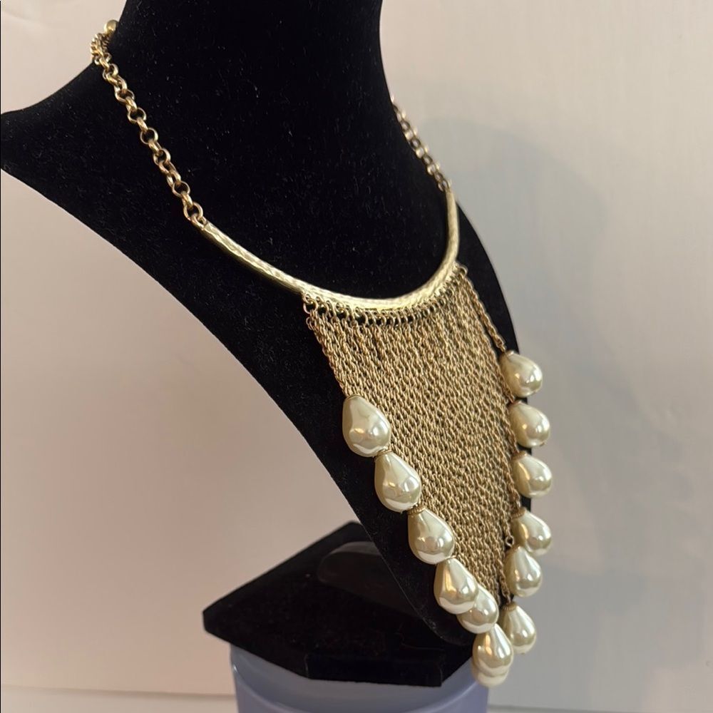 NWT CHICO Elegant Gold and Pearl Necklace - Picture 3 of 12